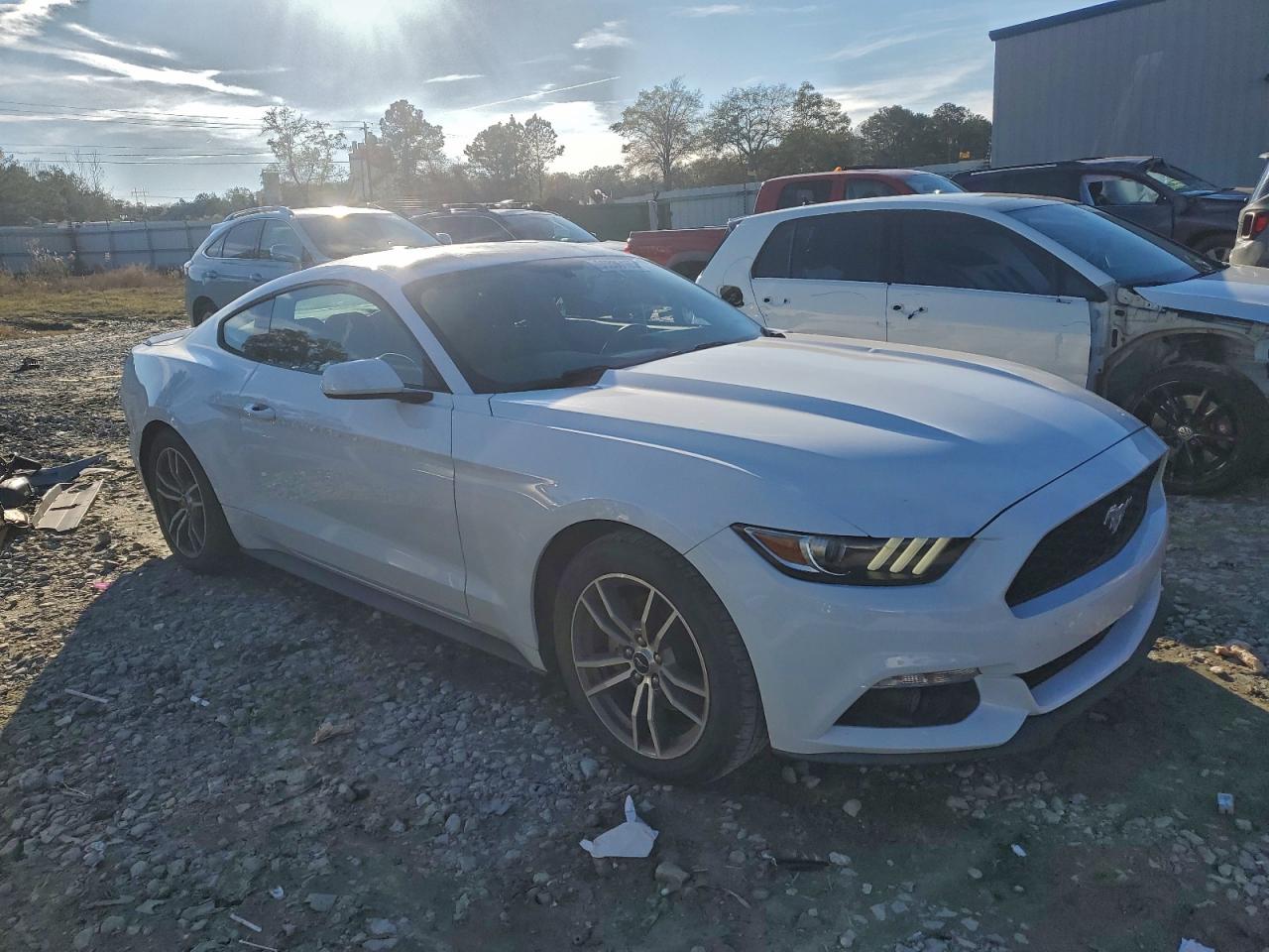 2017 FORD MUSTANG photo 4