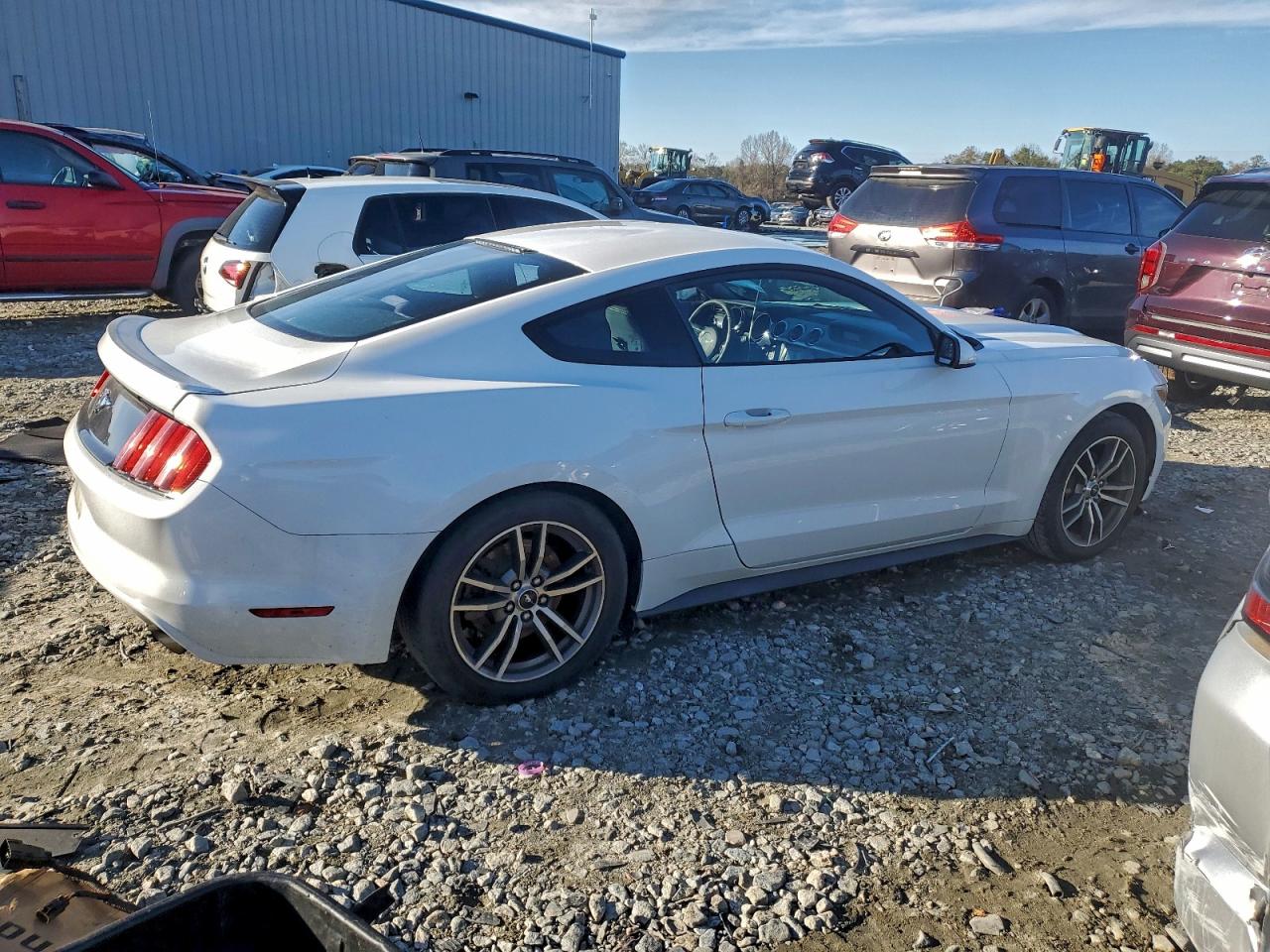 2017 FORD MUSTANG photo 3