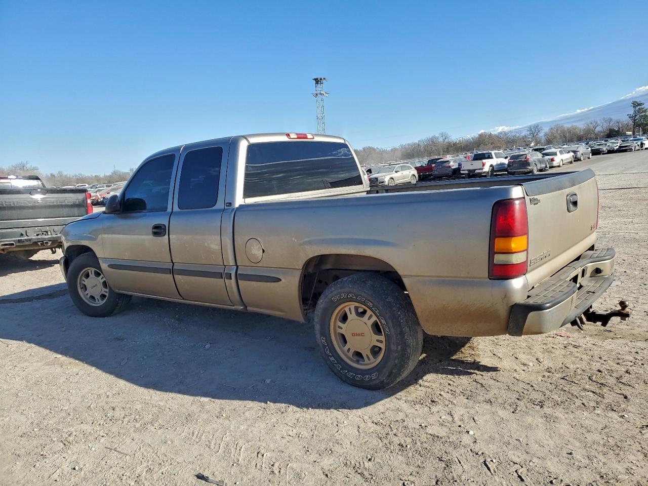 2002 GMC NEW SIERRA C1500 photo 3