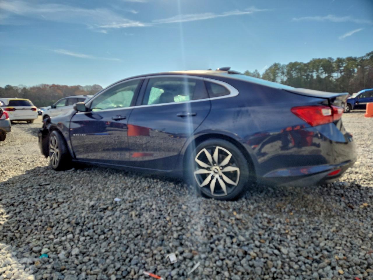 2016 CHEVROLET MALIBU LT photo 2