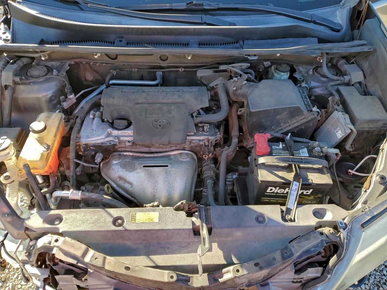 2014 TOYOTA RAV4 XLE photo 12