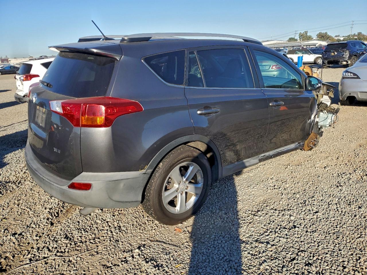 2014 TOYOTA RAV4 XLE photo 3