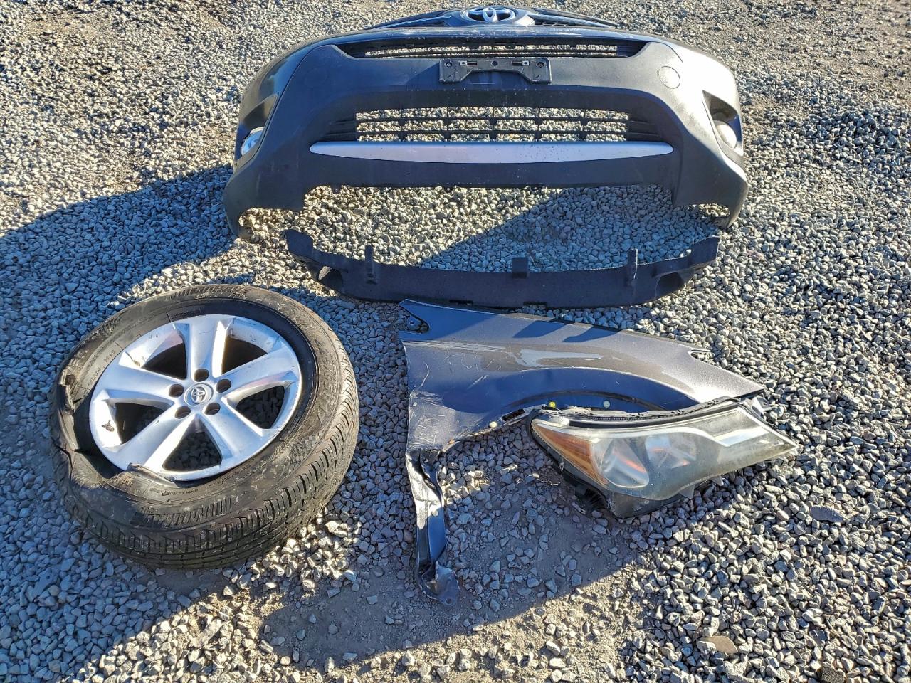 2014 TOYOTA RAV4 XLE photo 13