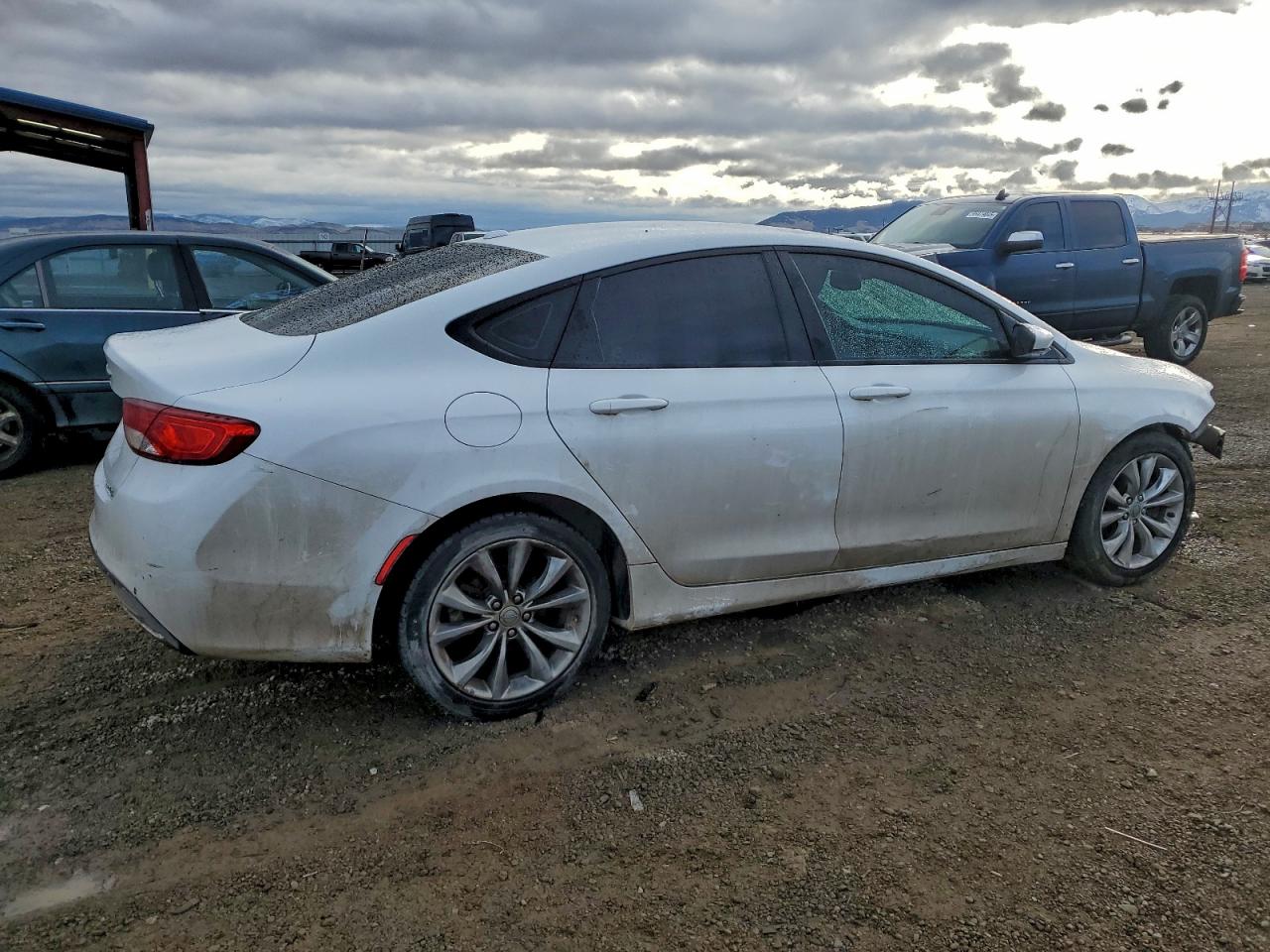 2015 CHRYSLER 200 S photo 3