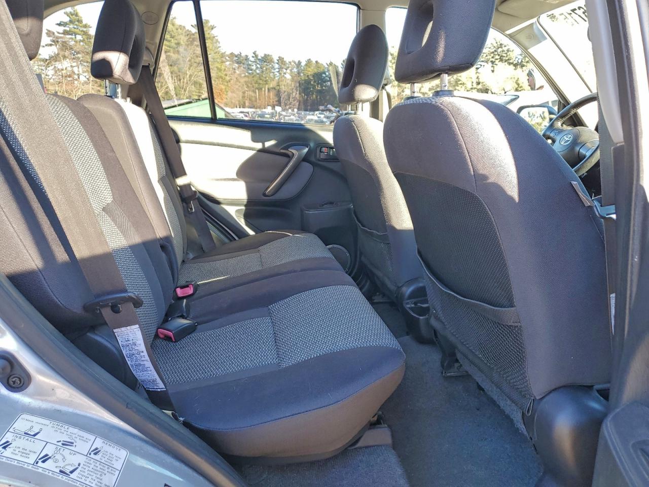 2005 TOYOTA RAV4 photo 11
