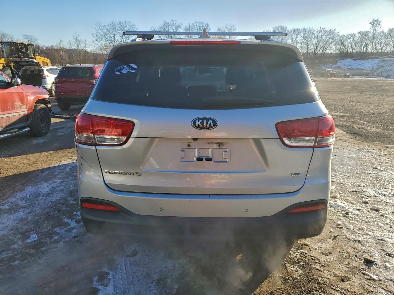 2016 KIA SORENTO LX photo 16