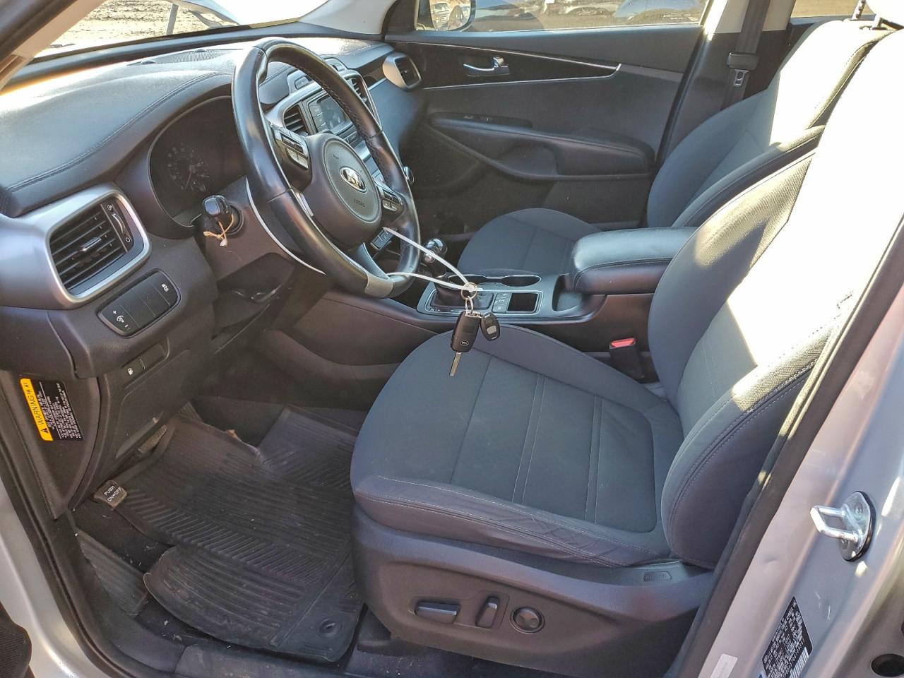 2016 KIA SORENTO LX photo 19