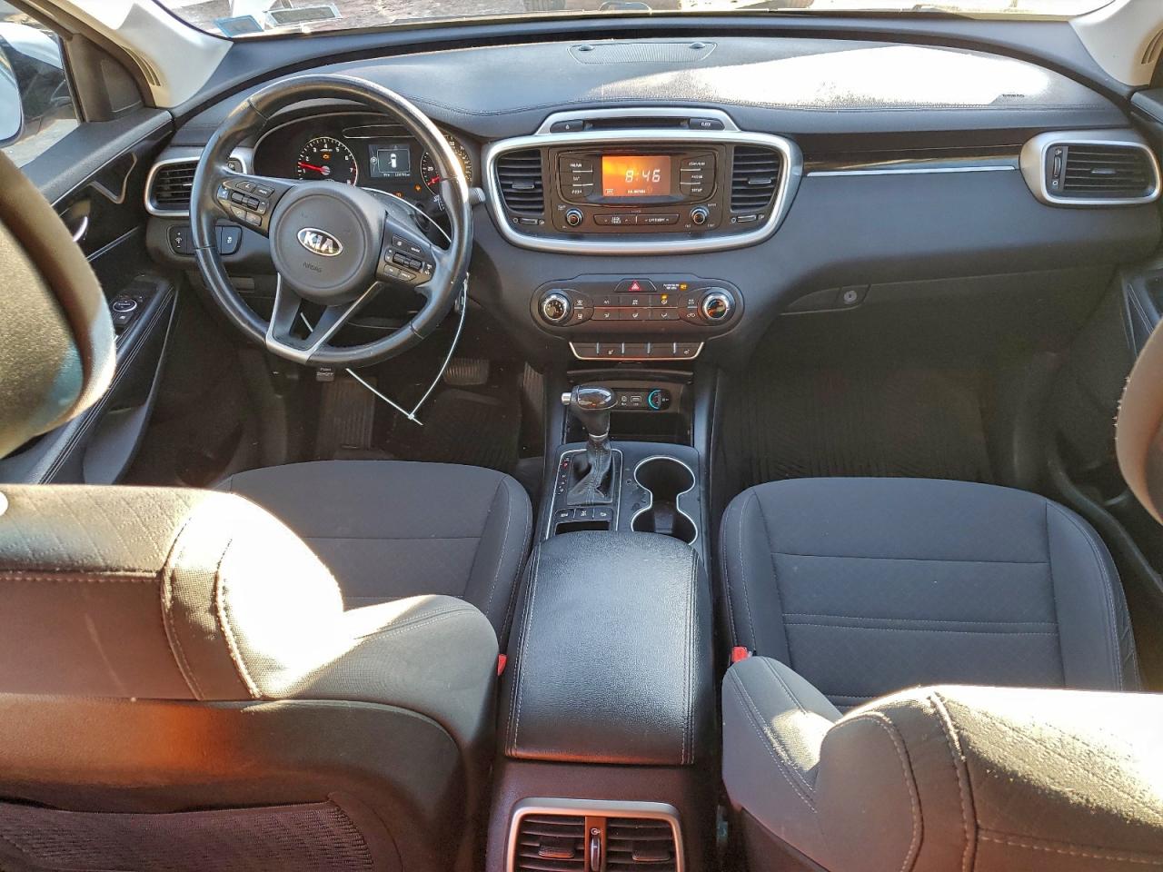 2016 KIA SORENTO LX photo 22