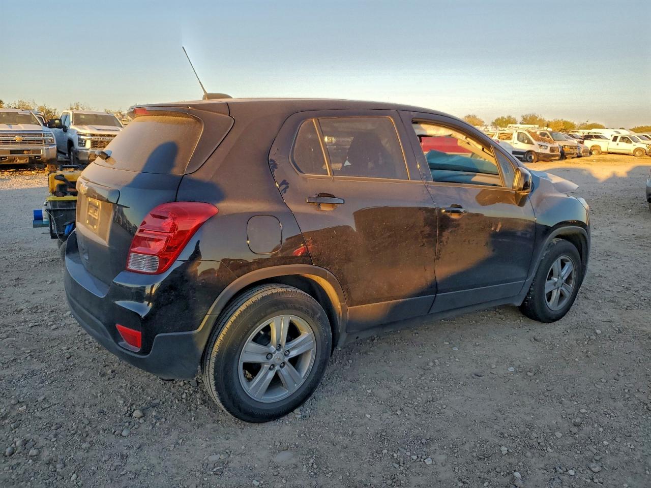 2020 CHEVROLET TRAX LS photo 3