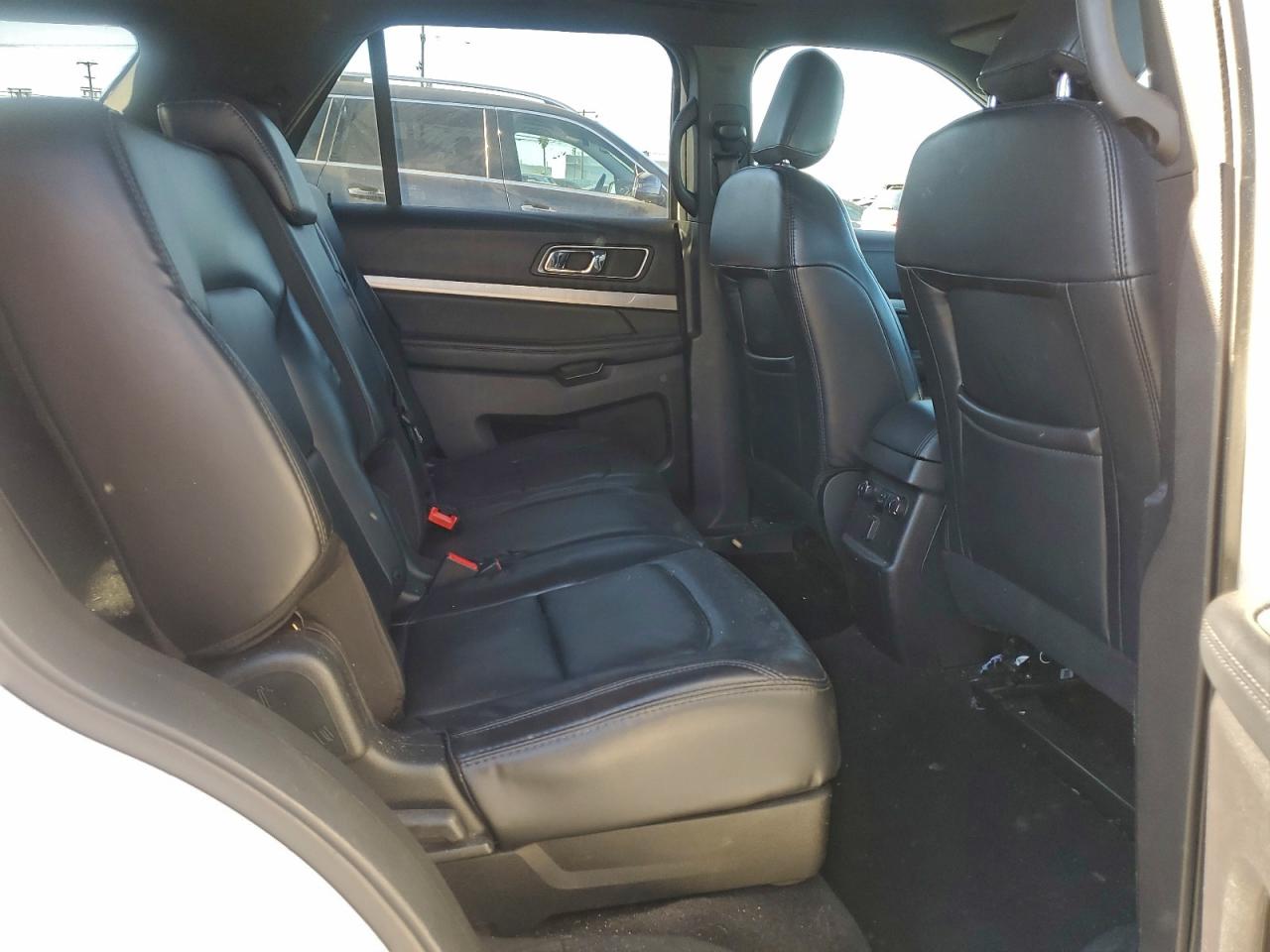 2019 FORD EXPLORER XLT photo 11