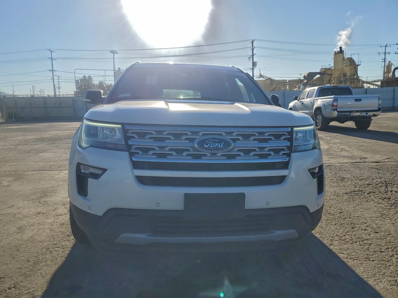 2019 FORD EXPLORER XLT photo 5