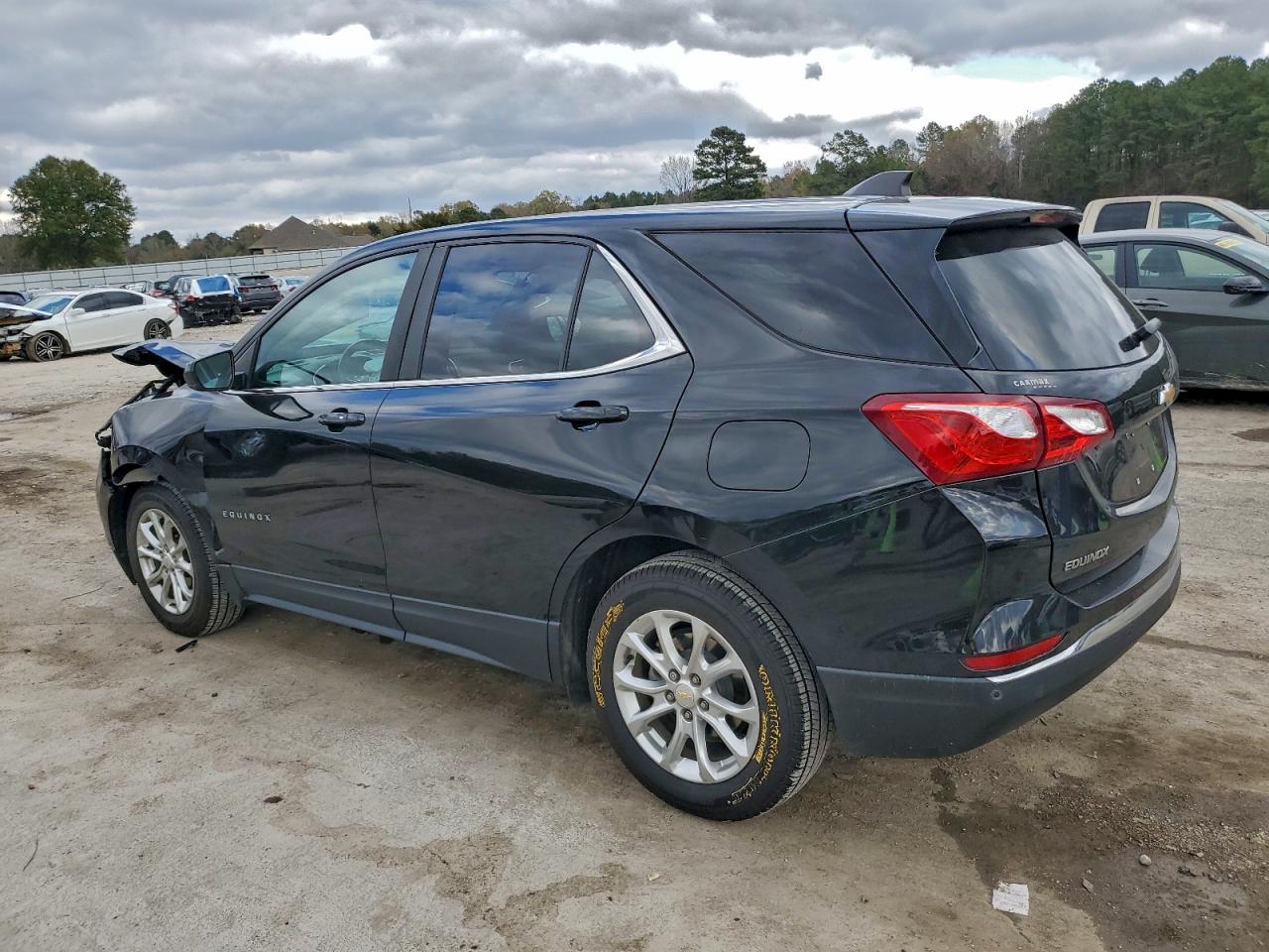 2021 CHEVROLET EQUINOX LT photo 2