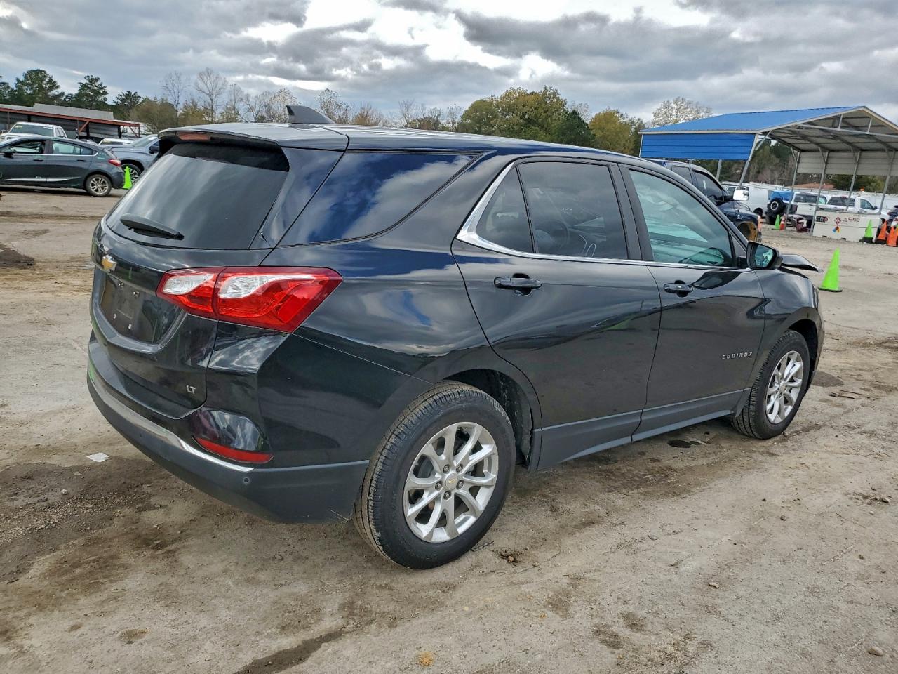 2021 CHEVROLET EQUINOX LT photo 3