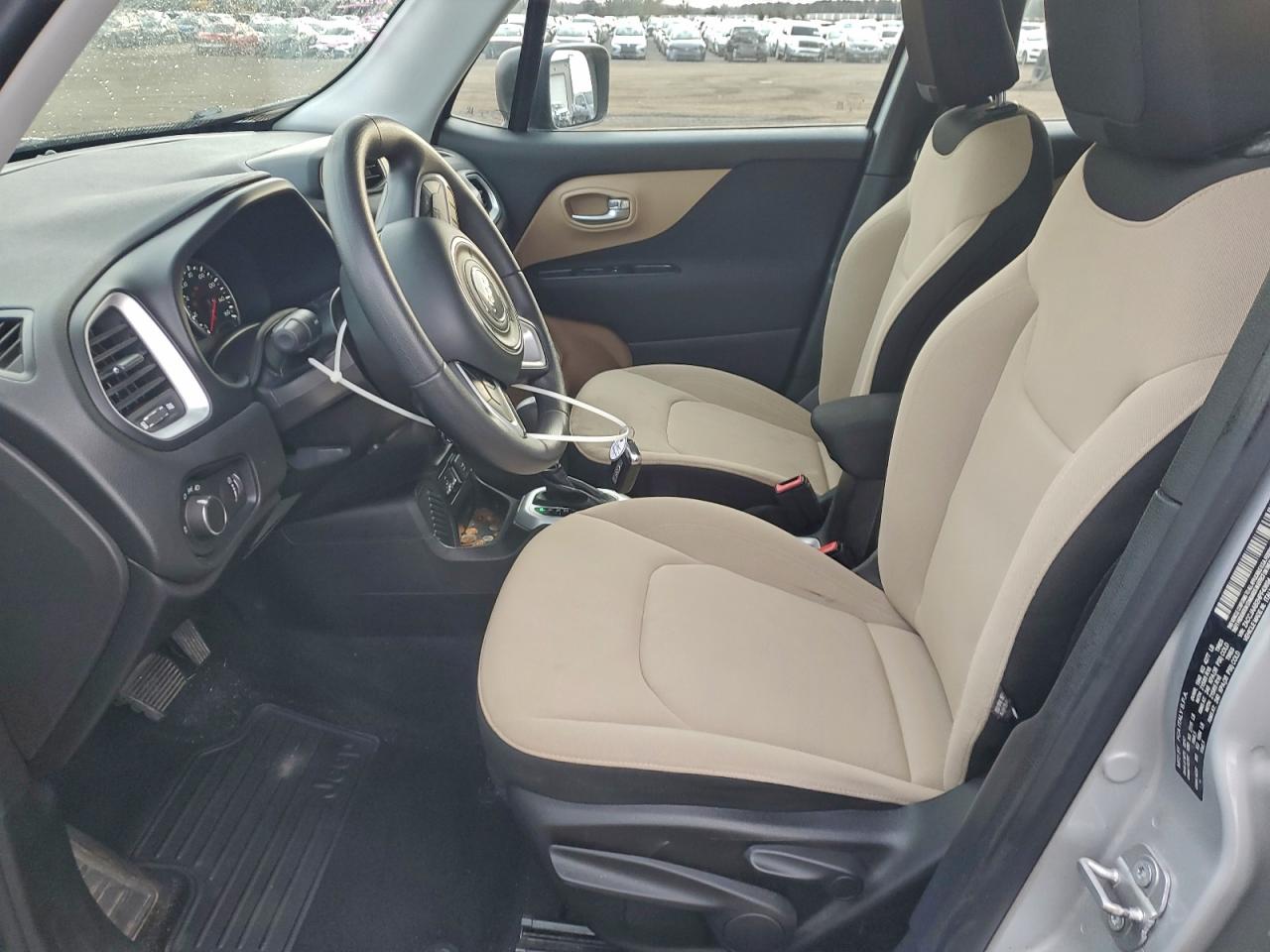 2017 JEEP RENEGADE SPORT photo 25