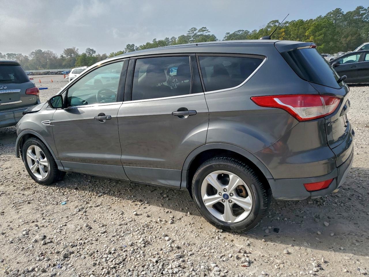 2015 FORD ESCAPE SE photo 2
