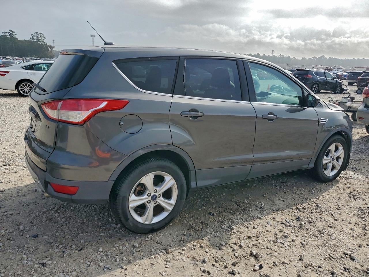 2015 FORD ESCAPE SE photo 3