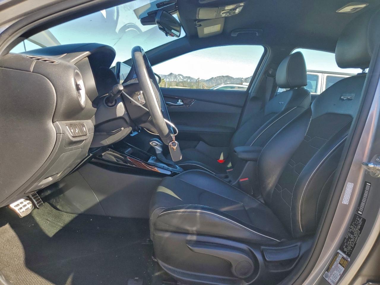 2024 KIA FORTE GT LINE photo 7
