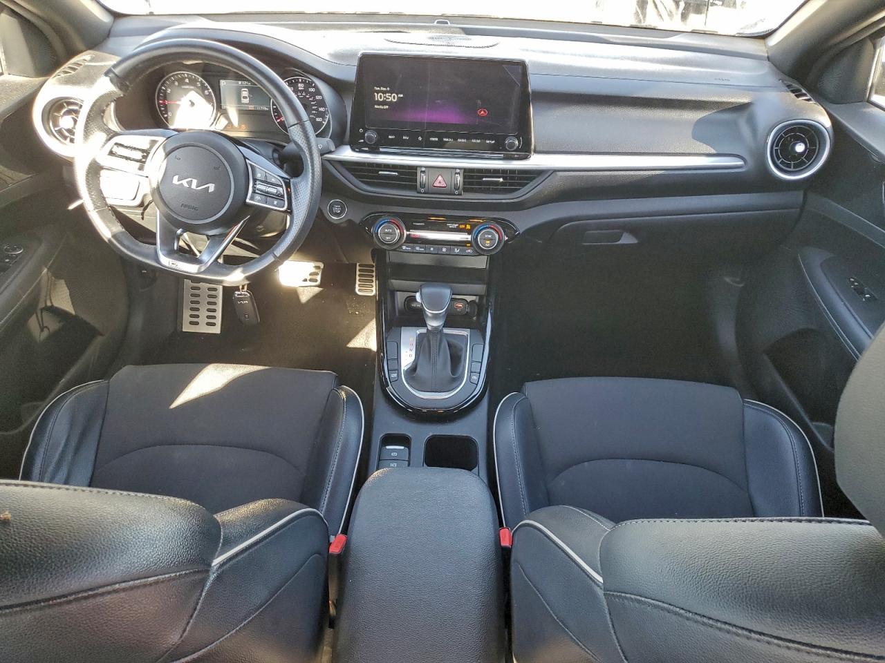 2024 KIA FORTE GT LINE photo 8