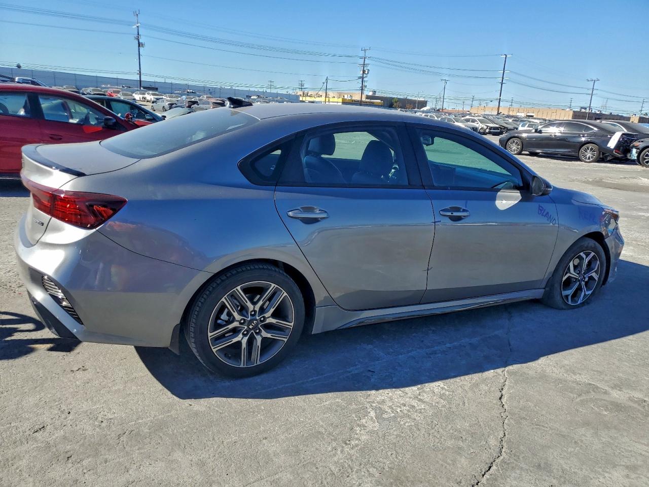 2024 KIA FORTE GT LINE photo 3