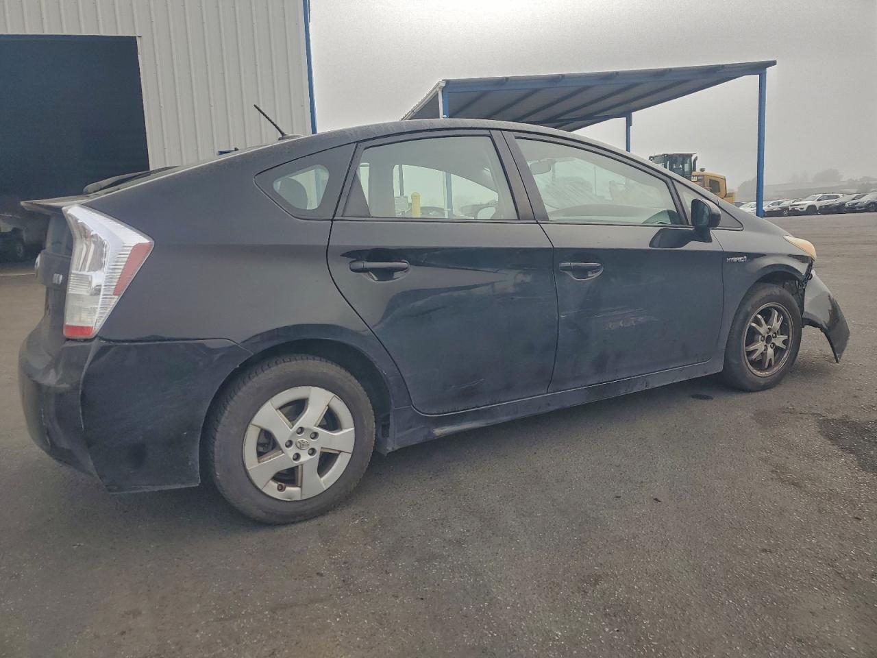 2011 TOYOTA PRIUS photo 3