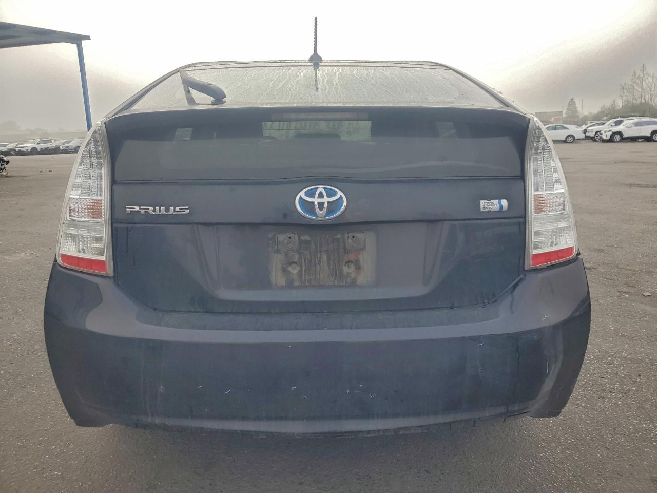 2011 TOYOTA PRIUS photo 6