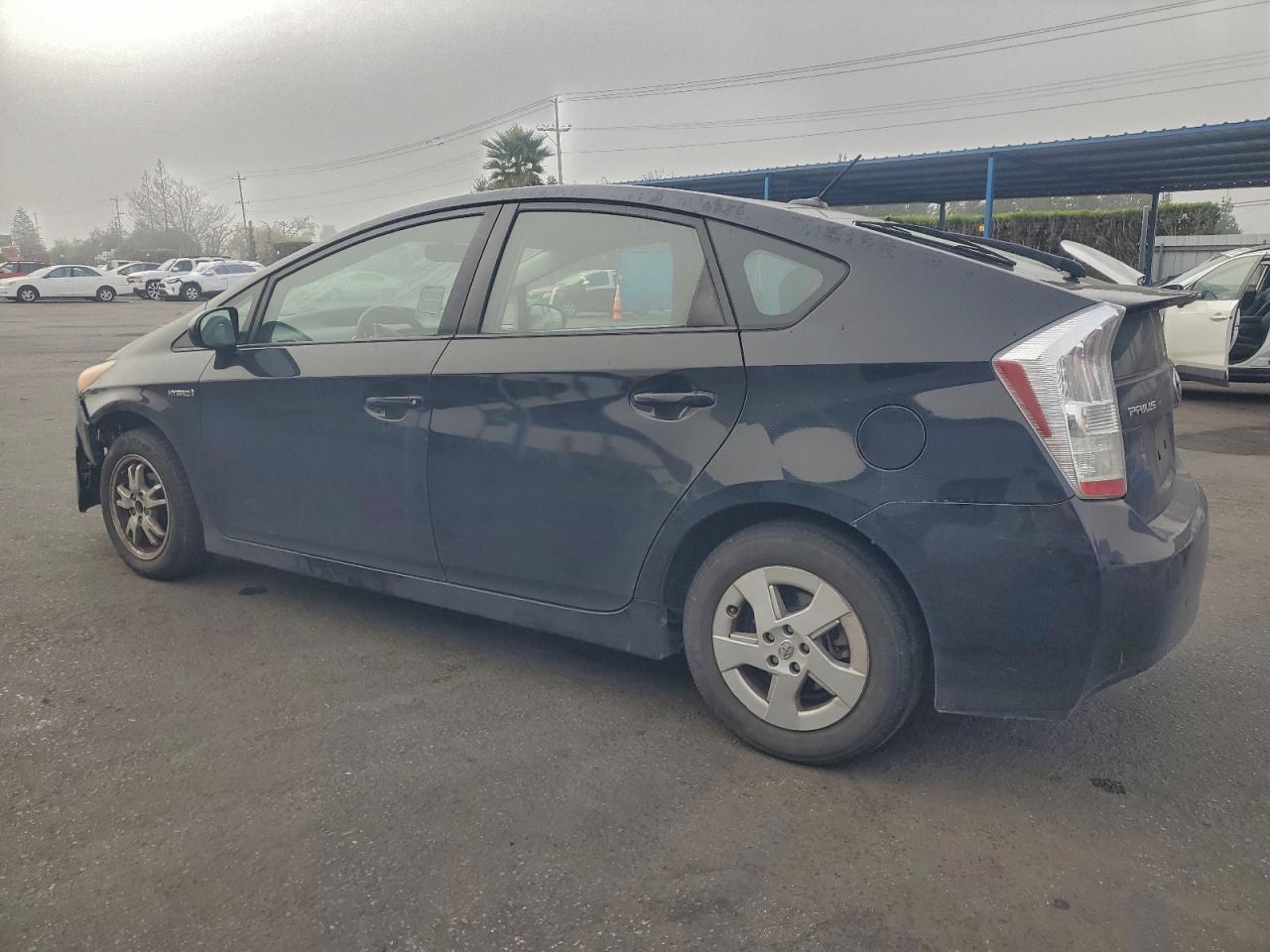 2011 TOYOTA PRIUS photo 2