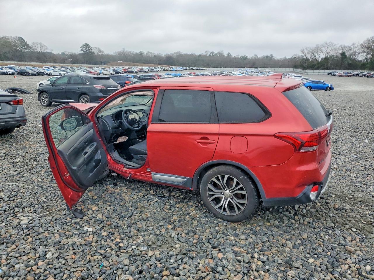 2018 MITSUBISHI OUTLANDER ES photo 3