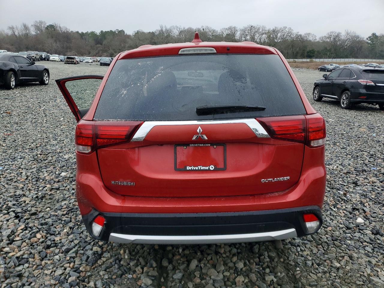2018 MITSUBISHI OUTLANDER ES photo 11