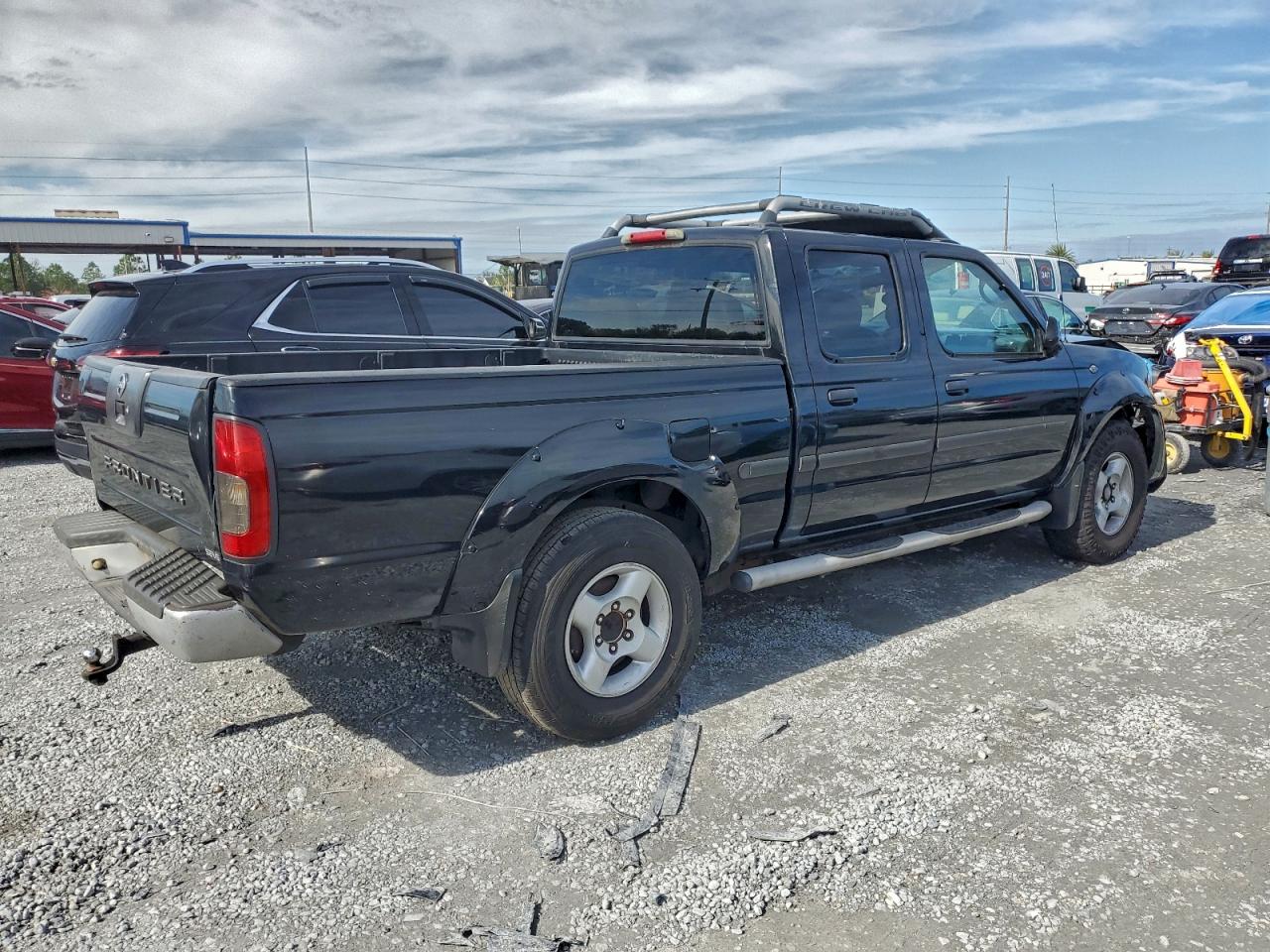 2002 NISSAN FRONTIER CREW CAB XE photo 3