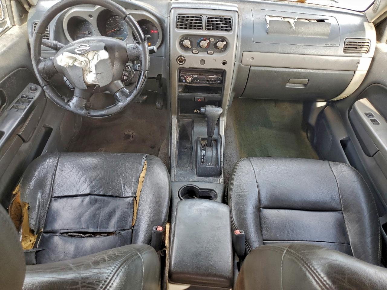 2002 NISSAN FRONTIER CREW CAB XE photo 8