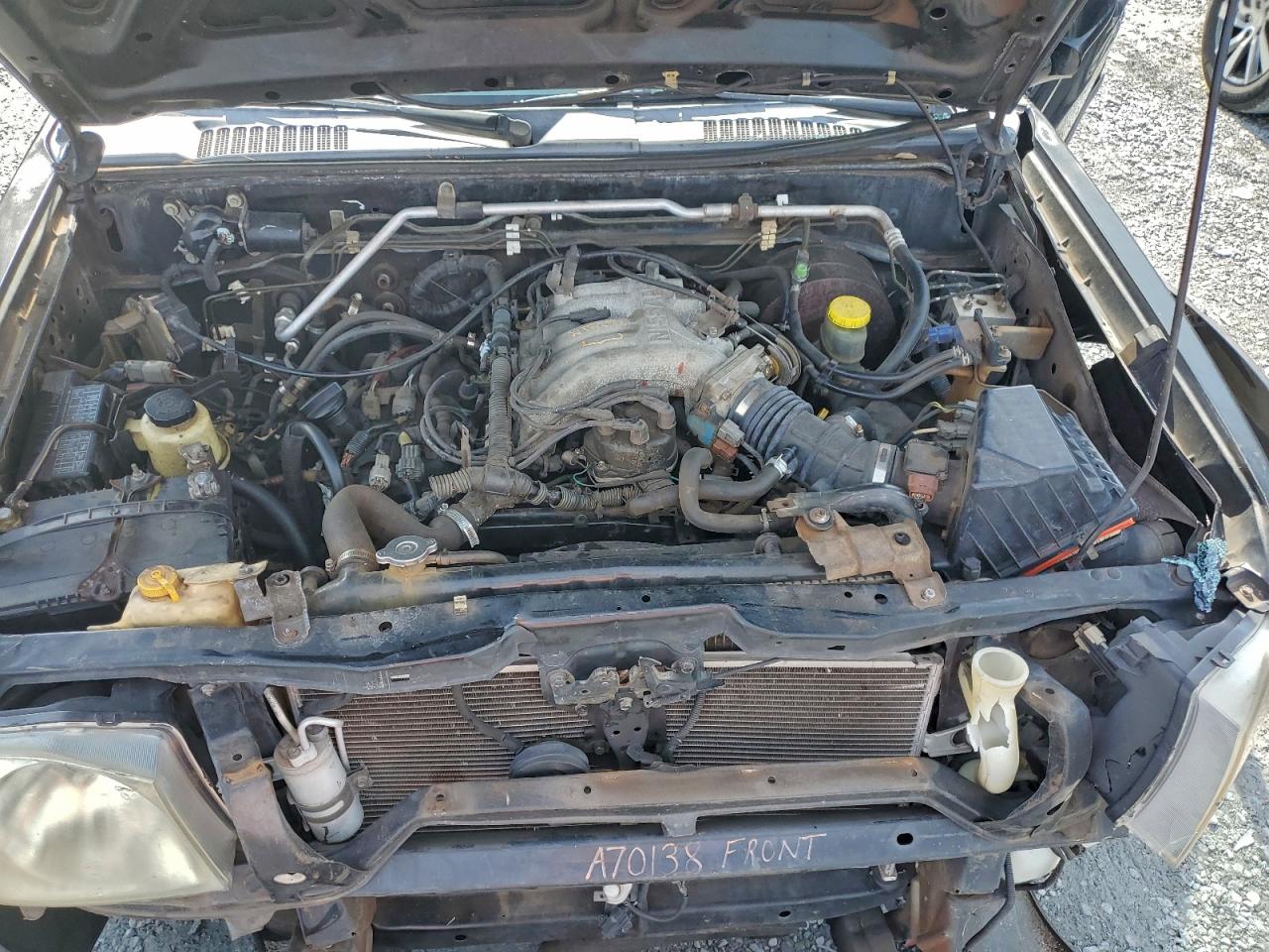 2002 NISSAN FRONTIER CREW CAB XE photo 11
