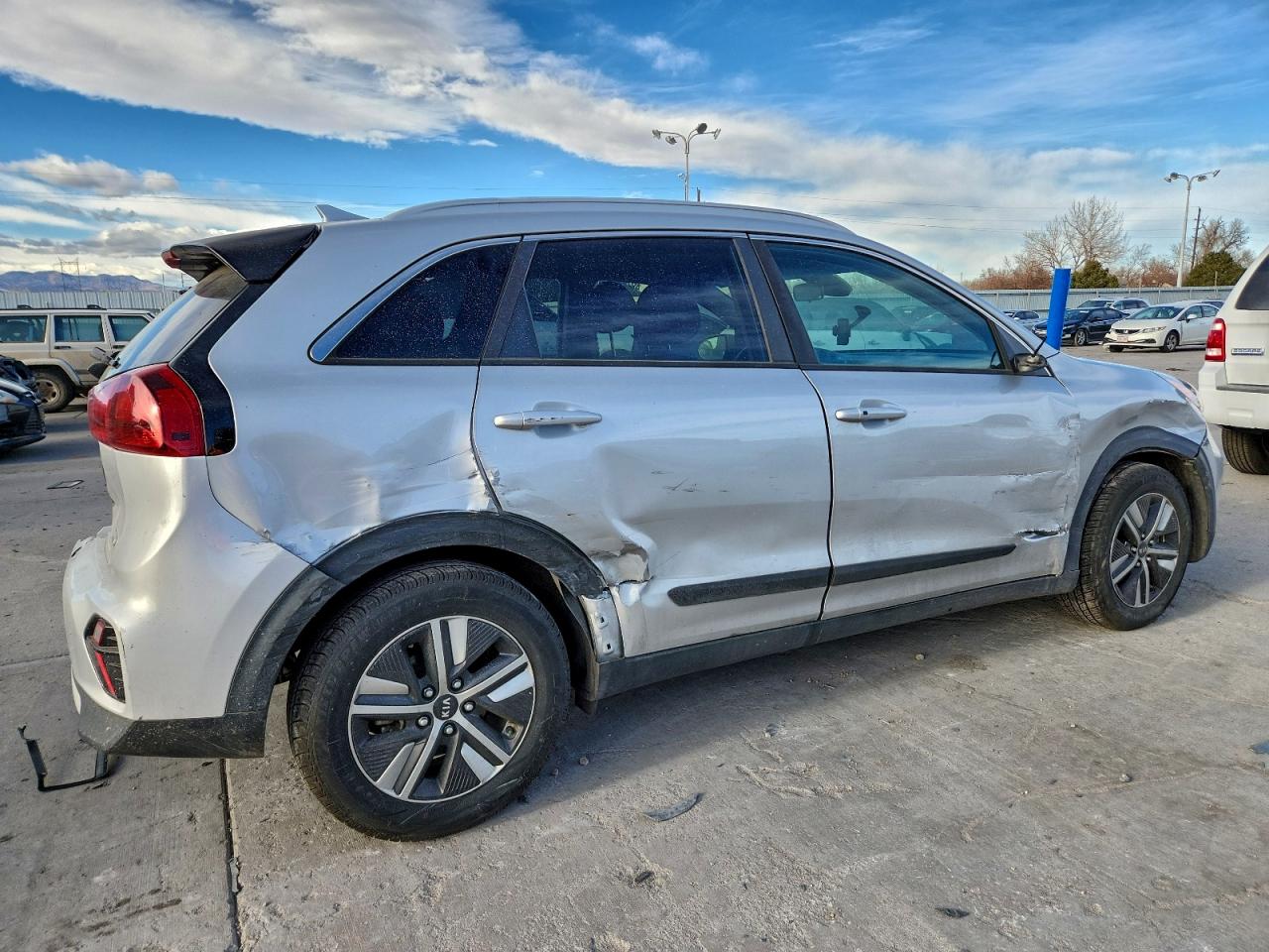 2020 KIA NIRO LX photo 5