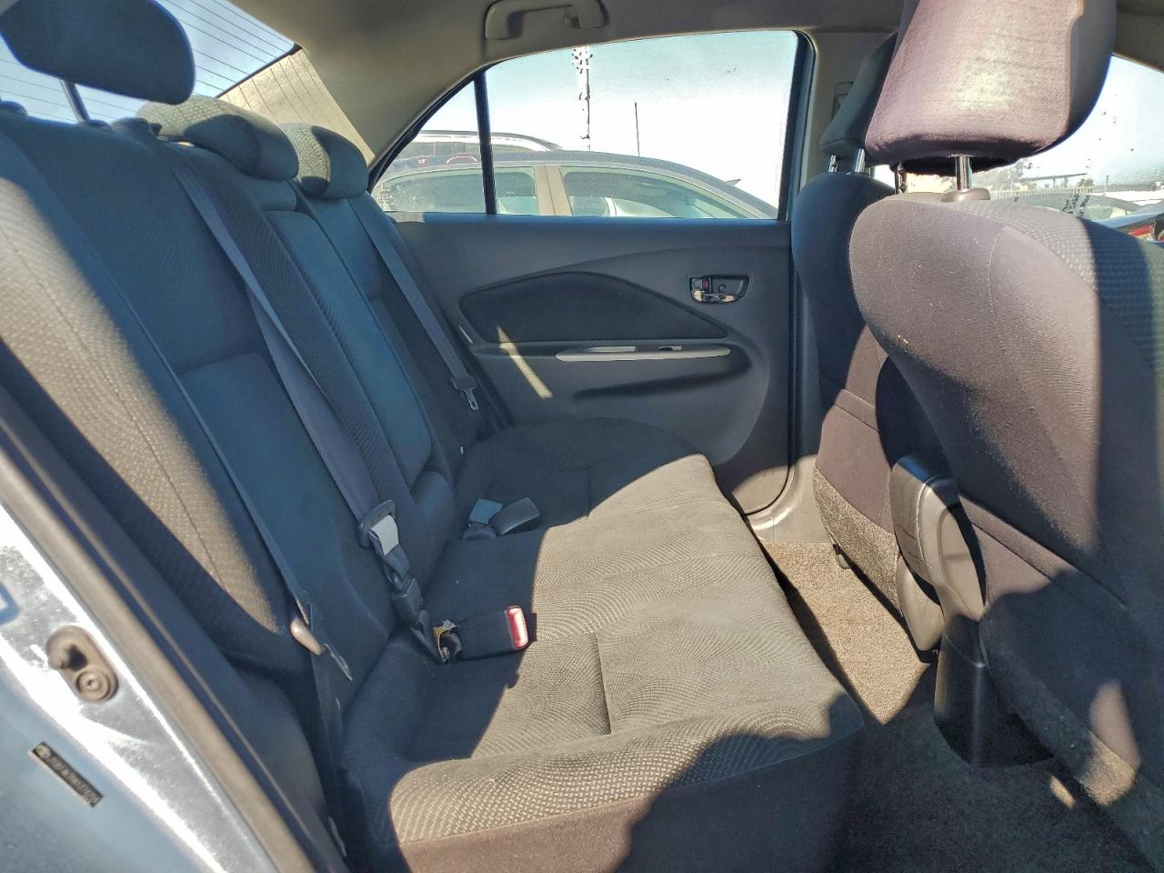2010 TOYOTA YARIS photo 10