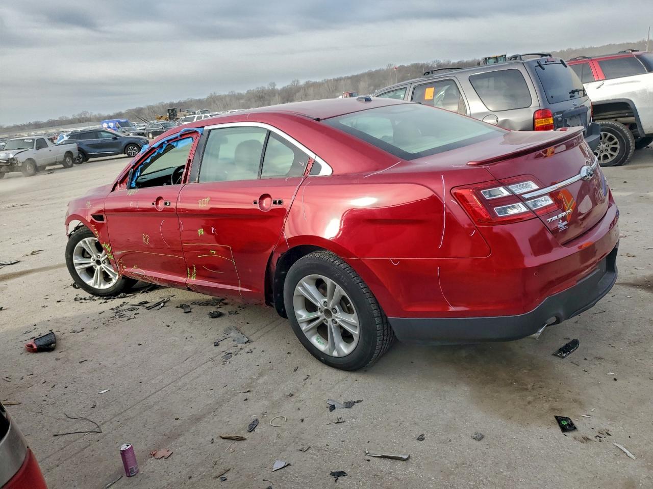 2016 FORD TAURUS SEL photo 2