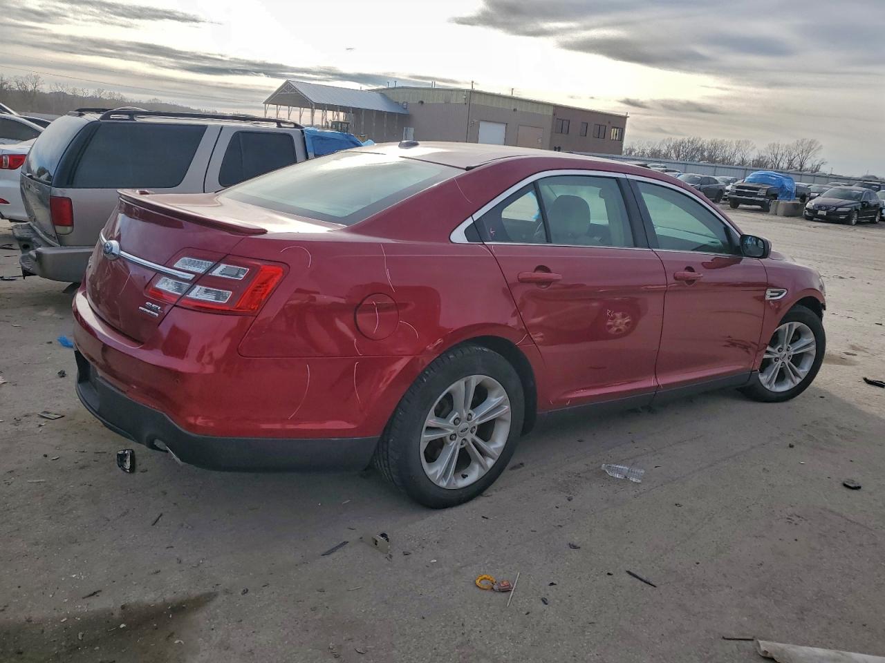 2016 FORD TAURUS SEL photo 3
