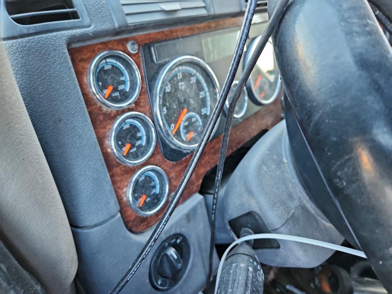 2016 FREIGHTLINER CASCADIA 125 photo 8