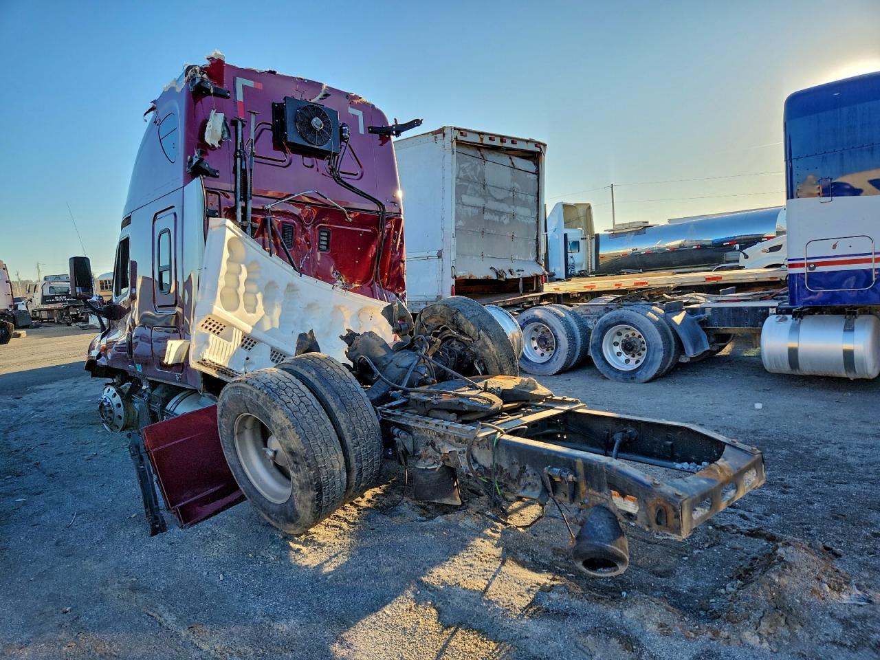 2016 FREIGHTLINER CASCADIA 125 photo 3