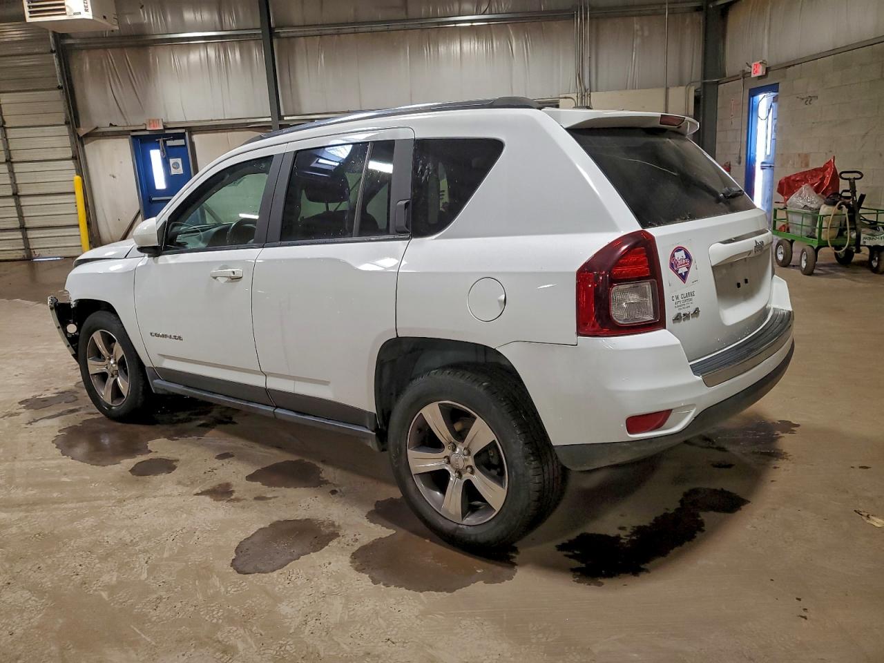 2017 JEEP COMPASS LATITUDE photo 2