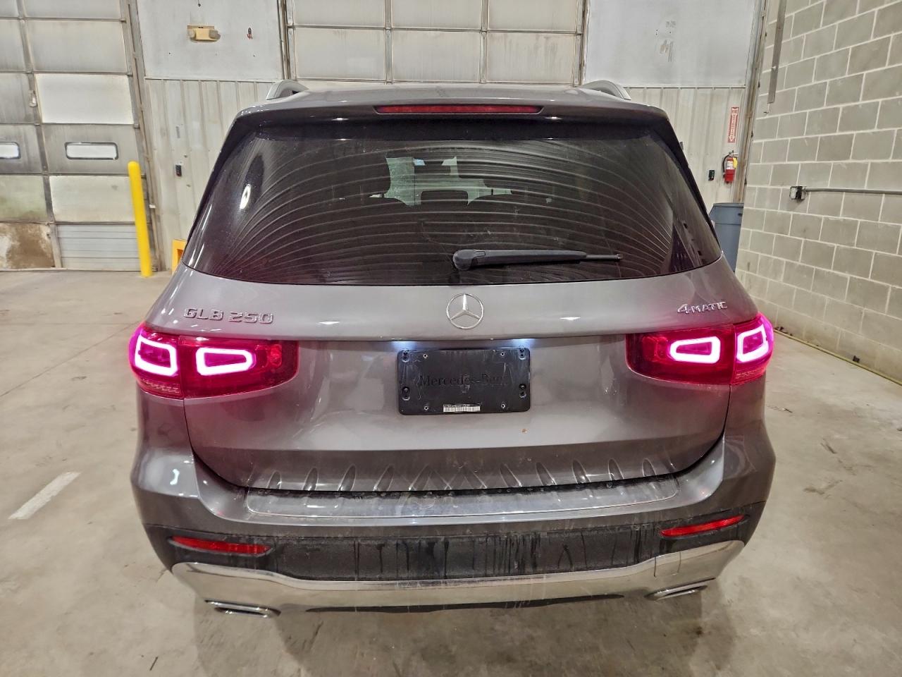 2021 MERCEDES-BENZ GLB 250 4MATIC photo 6