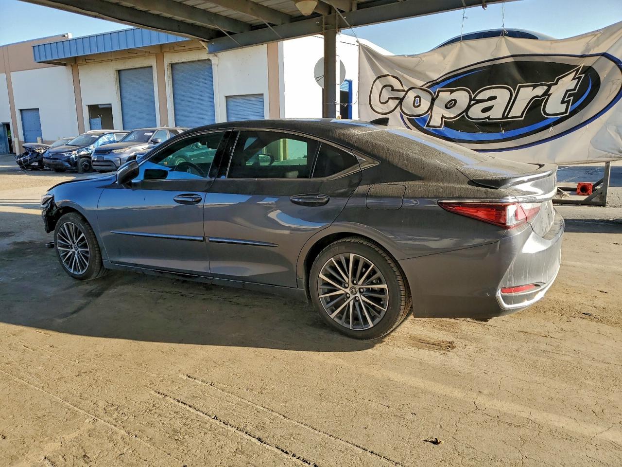 2023 LEXUS ES 300H BASE photo 2