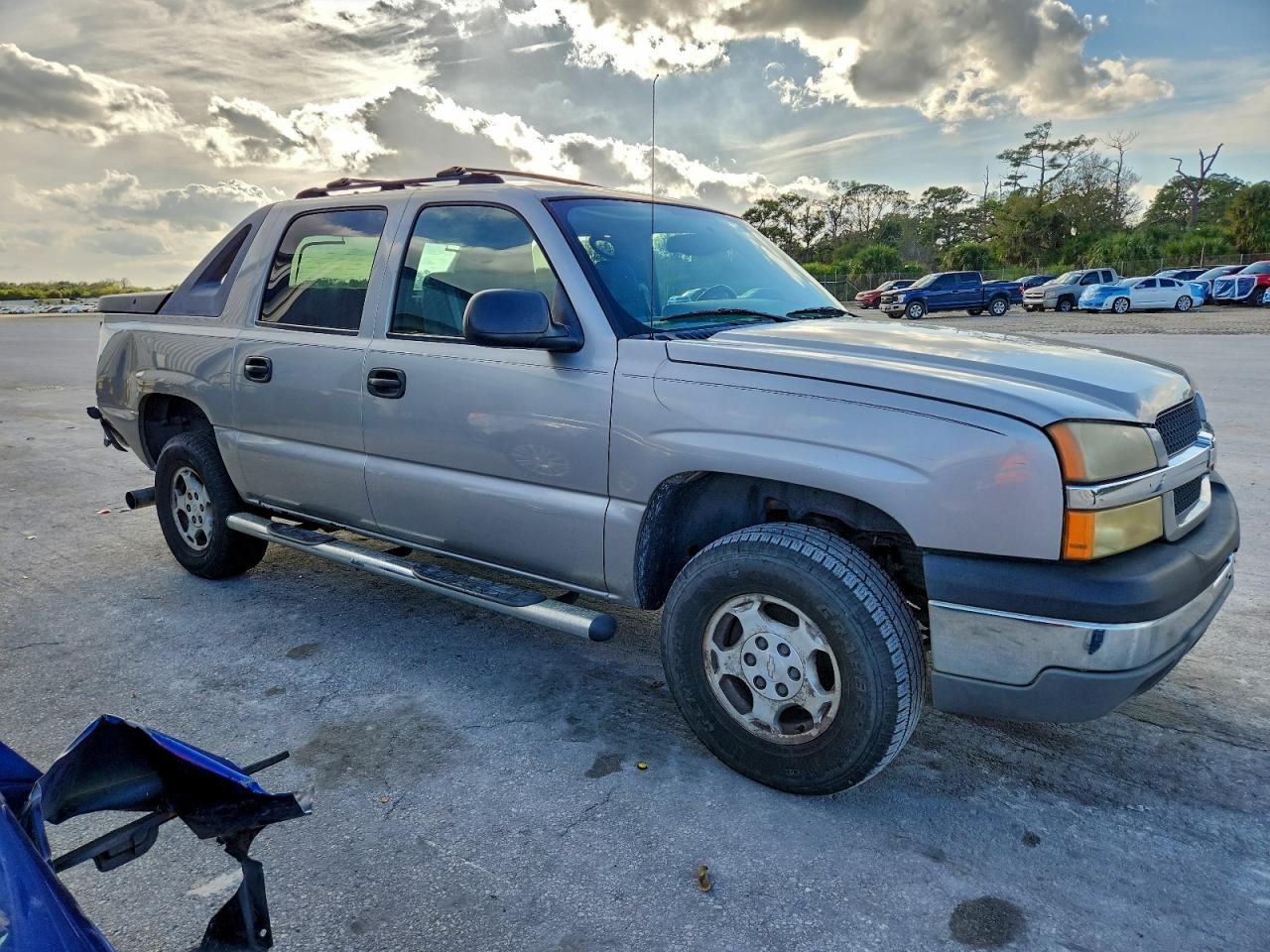 2004 CHEVROLET AVALANCHE C1500 photo 7