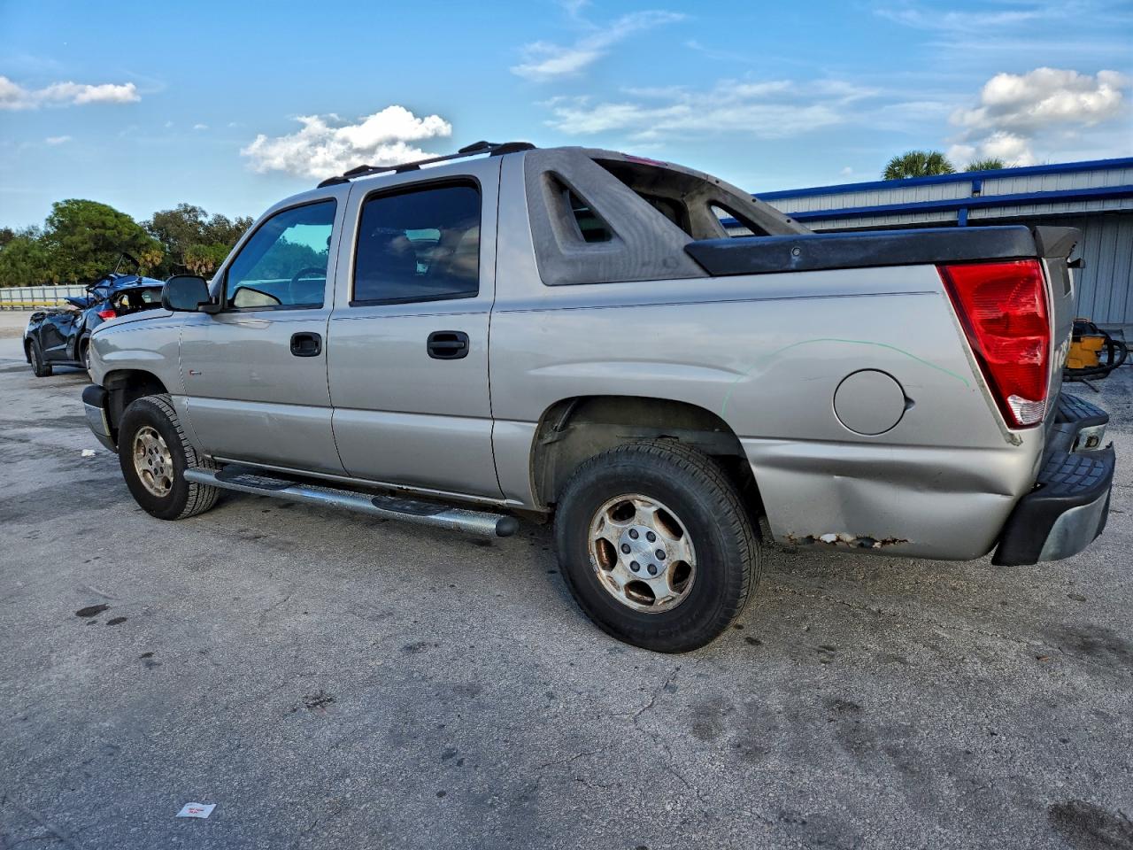 2004 CHEVROLET AVALANCHE C1500 photo 3