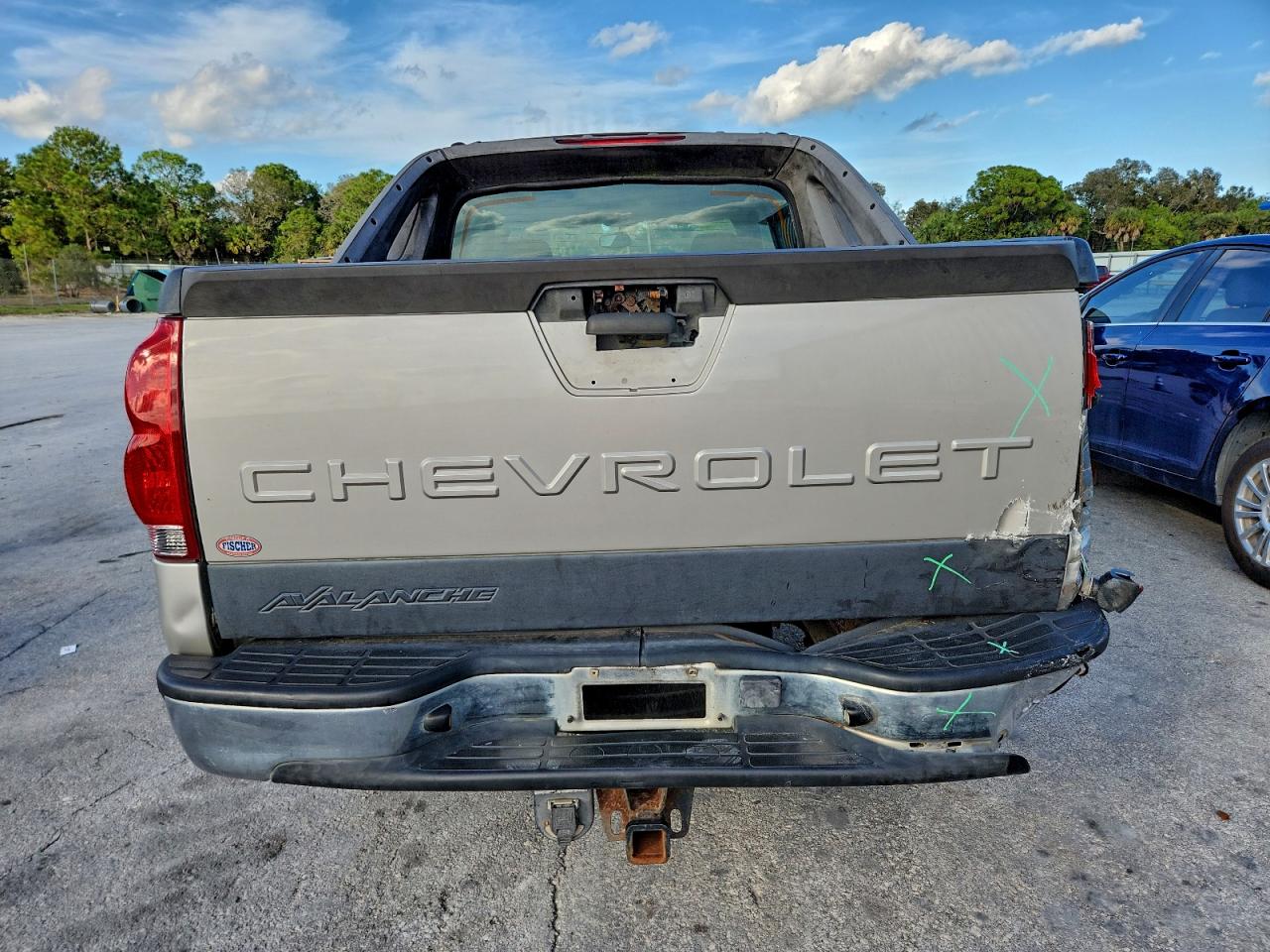 2004 CHEVROLET AVALANCHE C1500 photo 11