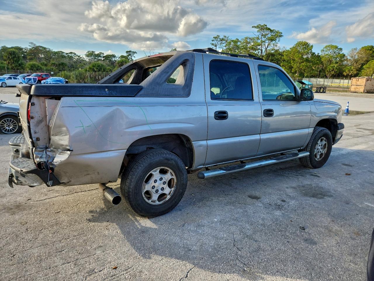 2004 CHEVROLET AVALANCHE C1500 photo 5