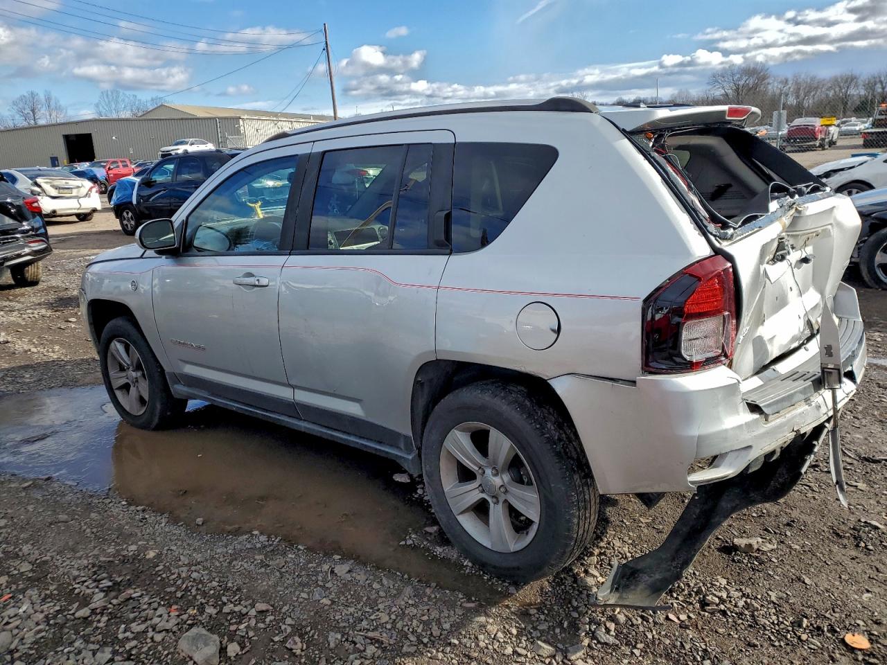 2014 JEEP COMPASS LATITUDE photo 2