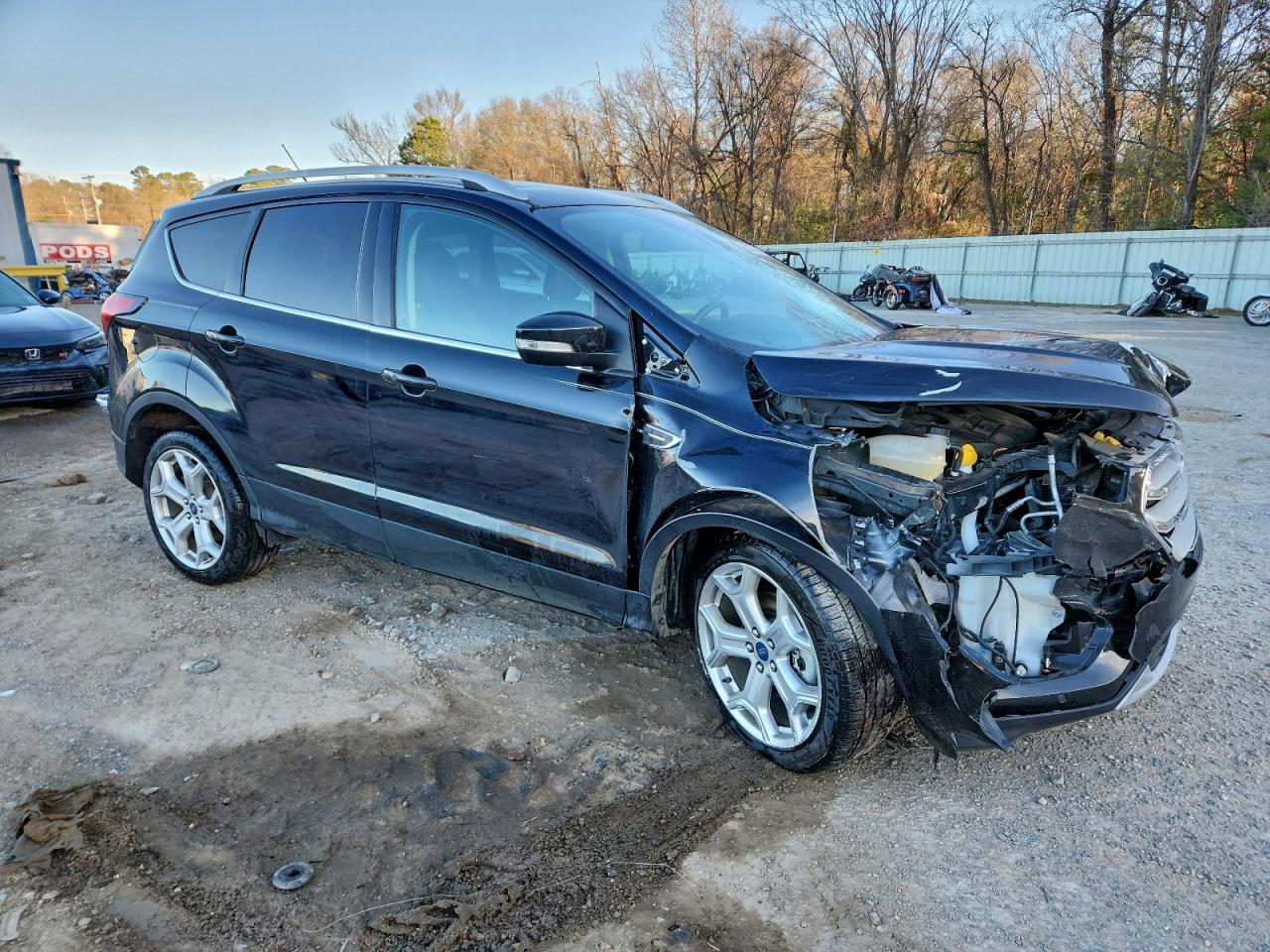 2019 FORD ESCAPE TITANIUM photo 4