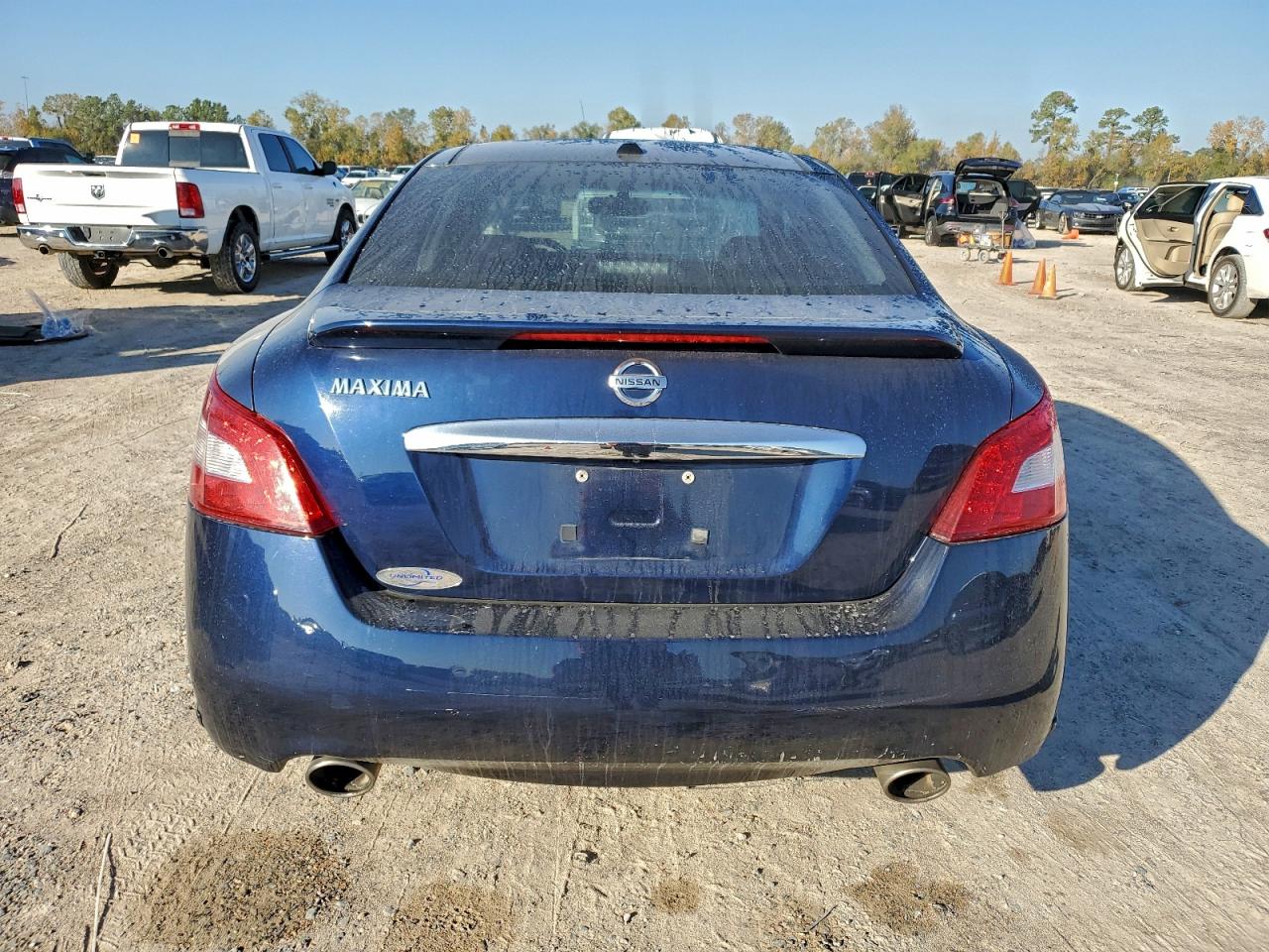 2011 NISSAN MAXIMA S photo 6