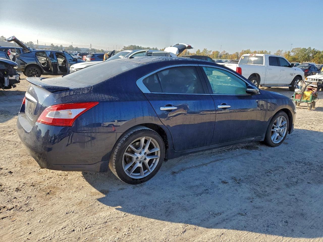 2011 NISSAN MAXIMA S photo 3