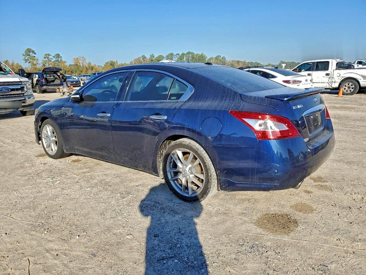 2011 NISSAN MAXIMA S photo 2