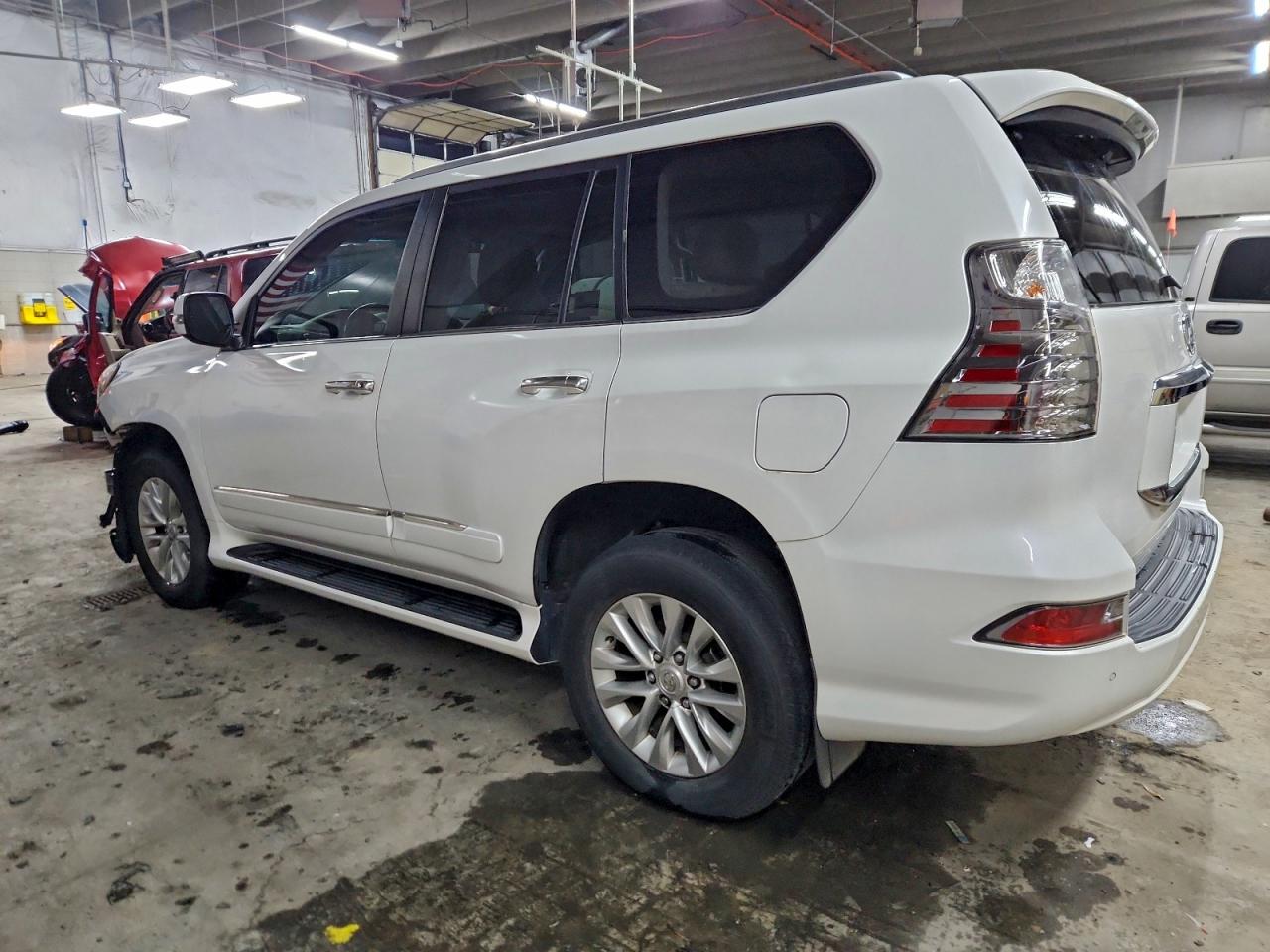 2016 LEXUS GX 460 photo 2